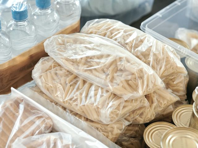 Linha de producao de alimentos com esteira industrial
